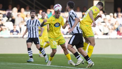 Ximo cabecea a gol en el partido de la primera vuelta disputado en Cartagena