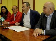 Balseiro, con Lamela, Candia y Barcia, dice que tiene dudas de que la moci�n se mantenga.