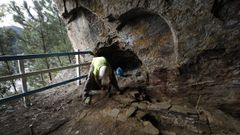 Excavaci�n en la cavidad de San Xo�n Vello, en oto�o de 2021