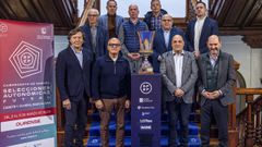 Representantes de las instituciones y organismos que colaboran y apoyan la celebraci�n del campeonato en Ourense.
