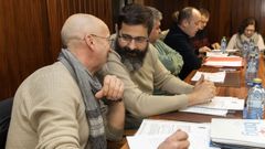 En primer t�rmino, los dos ediles del BNG de Malpica. Justo detr�s, los cuatro representantes del grupo municipal socialista.