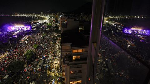 La playa de Copacabana durante el concierto de Shakira