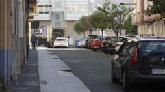 Veh�culos en la calle Manuel Comellas, incluida en el per�metro de la zona de bajas emisiones de Ferrol.