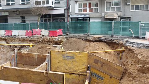Obras paradas en la calle Pena Trevinca.