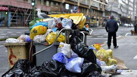 Basura acumulada por la huelga en A Corua en una imagen de archivo.