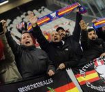 Imagen de los ultras del Frente Atl�tico que acudieron a Delle Alpi. 