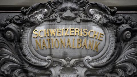 Fachada del Banco Nacional de Suiza en Berna