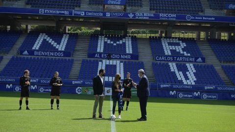 Jos Moro y Manuel Paredes acompaan a Mara Jos Camacho, viuda de Francesc Arnau