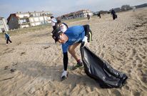 Los voluntarios retiraron sobre todo pl�sticos, redes, colillas y restos de bateas. 