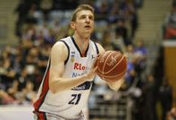 Adam Waczynski regresa al equipo tras la lesi�n que sufri� en el partido ante el Gran Canaria. 