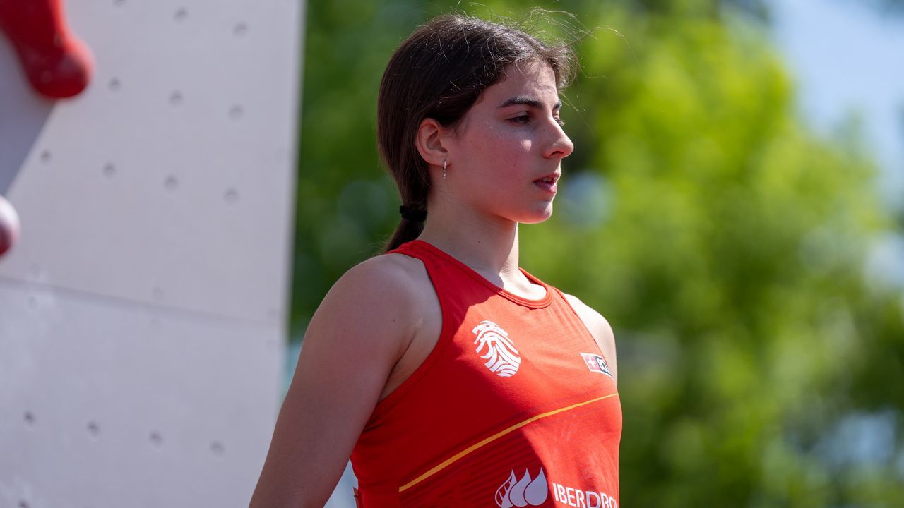 Nora García Maestu, primera gallega en competir en un Mundial de escalada