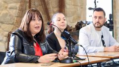 La diputada de Cultura, Natividade Gonz&aacute;lez; la alcaldesa de Muros, Mar&iacute;a Lago; y el coordinador de las jornadas, Roberto Pascual en el museo del mar de Muros

