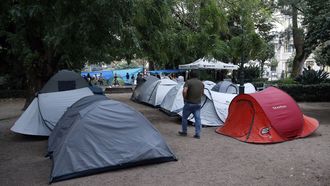 Tiendas de campa�a en la Alameda de Vigo para protestar contra la crisis de la vivienda.