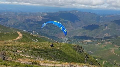 La pista de parapente del monte Pa Paxaro es la primera que se acondiciona en el municipio de Folgoso do Courel