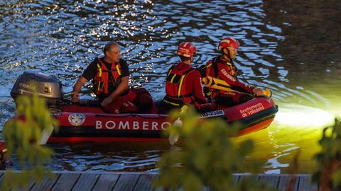 Operativo de b�squeda del ni�o en el r�o Pisuerga