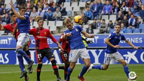 Forln, Carlos y Javi Hernndez durante el Oviedo-Mallorca