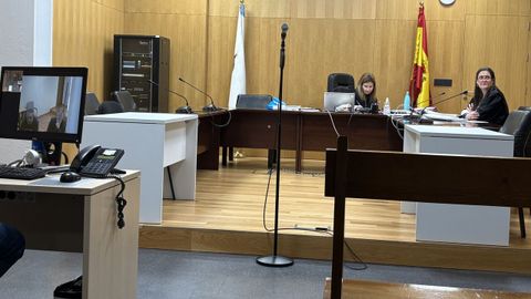 El acusado compareci por videoconferencia al juicio celebrado en Ourense