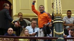 Desalojan a los estibadores presentes en el Congreso por increpar al portavoz del PP