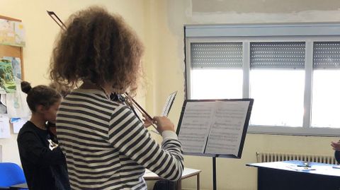 Imagen de archivo de una clase en el conservatorio municipal de Melide
