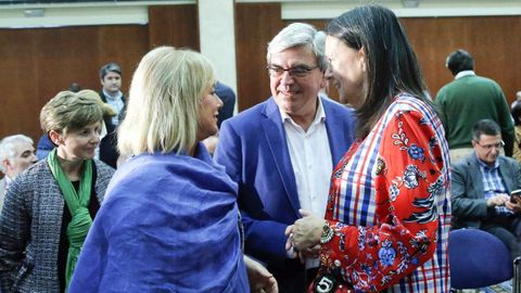 La presidenta del Partido Popular de Asturias, Mercedes Fern�ndez (i), el delegado del Gobierno en Asturias, Mariano Mar�n (c) y la diputada nacional del PP Susana L�pez Ares (d)