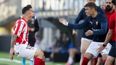 Roque Mesa celebrando el gol del Sporting