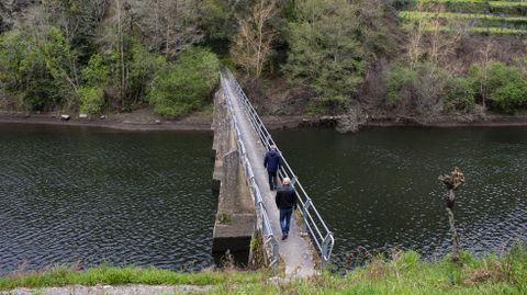 La actual pasarela mide 64 metros de longitud y la nueva alcanzar los 130