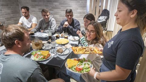 Un clásico. Aunque especializado en tortillas, el Marte ofrece un menú del día por 17 euros, que incluye tres platos, bebida, pan y postre. Sus responsables esperan poder mantener el precio todo el año.