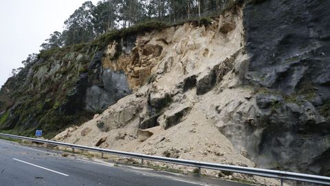 Desprendimiento en la AG-57