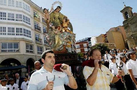 Os ribeirenses sair  ra o da 12 para acompaar  sa patroa na procesin<span lang= es-es >. </span>