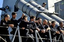 Miembros de la dotaci�n de la F-105 en el regreso a Ferrol tras su �ltima misi�n con la OTAN. 