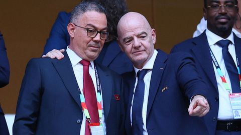 Fouzi Lekjaa con Infantino, presidente de la FIFA.
