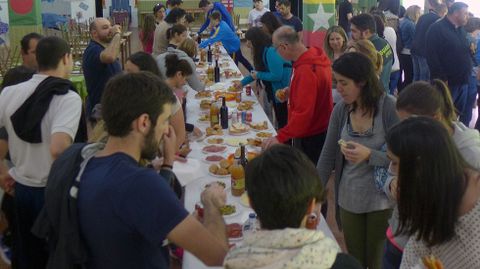 M�s de 130 personas asistieron a la comida solidaria de Ibias.M�s de 130 personas asistieron a la comida solidaria de Ibias