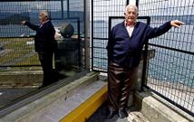 Manuel L�pez, de 86 a�os, trabaj� en la primera fase de la obra de la Escuela Naval como pinche cantero y ayudante de herrero.