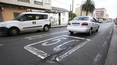 Se�alizaci�n horizontal en la carretera de Catabois, que se deber� modificar