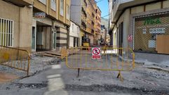 El asfaltado de diez calles se une a la remodelaci�n integral de la r�a Eloi Mira, ya en marcha.