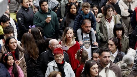 Las calles de Monforte se llenaron por fin este domingo con la Feira Medieval, despu�s del d�a de lluvia del s�bado