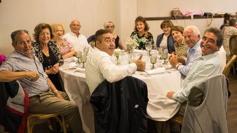 Comida jubilados de Agui�o en restauraci�n Chicolino, Boiro