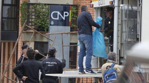 Dispositivo de la Polic�a Nacional en Astorga tras el crimen de Denise 