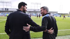 Rubn Domnguez y Arbeloa saludndose antes del partido