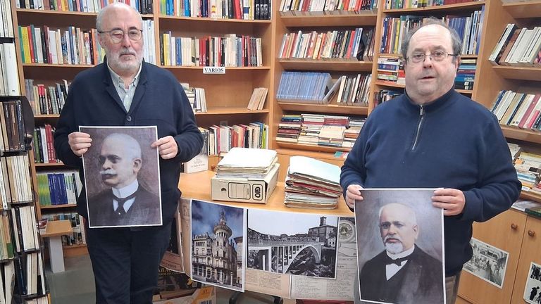 Antonio Andina, de EOditorial, y Pablo Viv�n