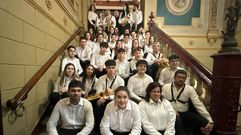 Integrantes de la Banda de M�sica e Cultura de Galicia antes del concierto de A�o Nuevo que dieron en el Liceo de Ourense.