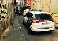 Veh�culos de la Polic�a Local en el lugar de los hechos.