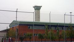 Imagen exterior de la crcel de Topas, Salamanca.