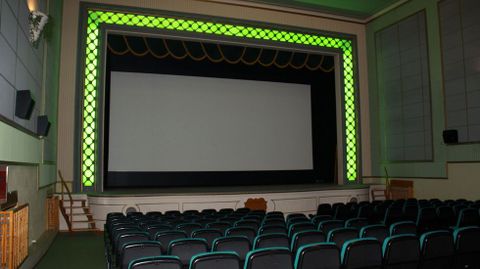 A da de hoy el nico cine comercial abierto en Valdeorras est en el centro cultural Avenida de A Ra