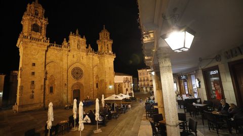 Congregaciones religiosas y sacerdotes de la dicesis Mondoedo-Ferrol (en imagen, la catedral mindoniense) han recibido estos das llamadas de supuestos estafadores demandndoles dinero