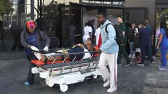 Traslado de un herido por el terremoto al hospital en Cali