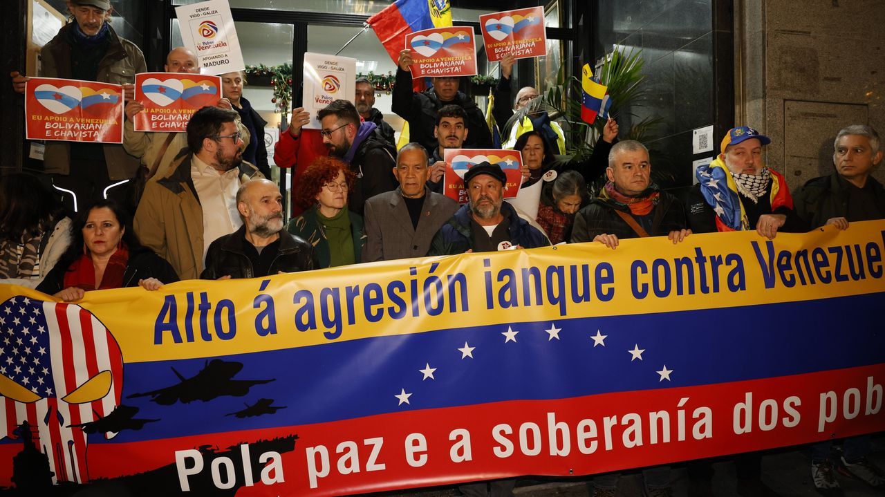 Vigo acoge manifestaciones a favor y en contra de la intervención militar de EE.UU. en Venezuela