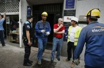 Unos veinte vecinos que residen en el edificio fueron desalojados para evitar intoxicaciones. 