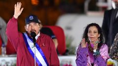 Daniel Ortega posa junto a su vicepresidenta, Rosario Murillo