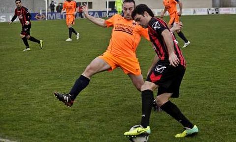 El Lal�n, con la victoria ante el Pontellas, dio un paso m�s hacia la permanencia.